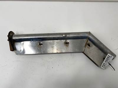 Used International 8600 LH Mud Flap Hanger