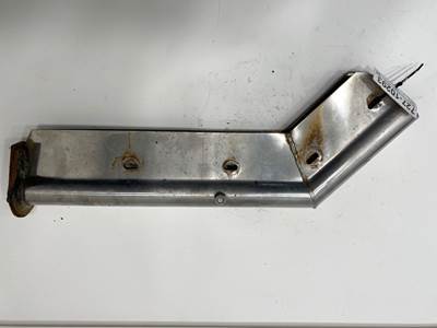 Used International 8600 RH Mud Flap Hanger