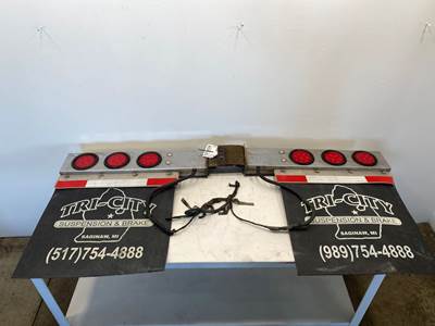 Used International 9400 Mud Flap Hanger Set