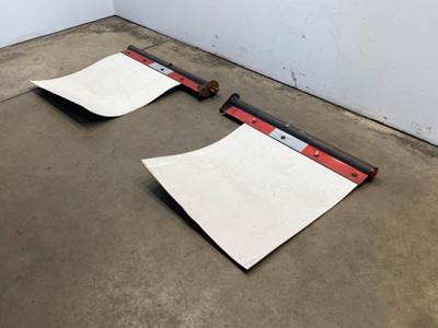 Used International LT625 SET, Mud Flap Hangers