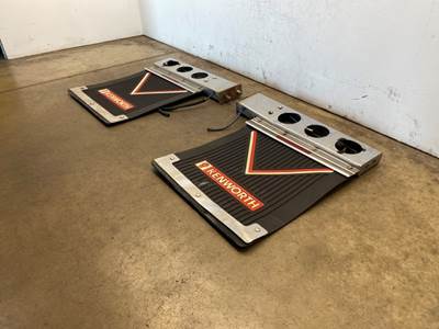 Used Kenworth T800 SET, Mud Flap Hanger