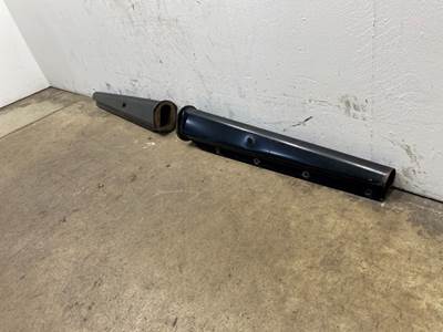 Used Peterbilt 386 SET, Mud Flap Hangers