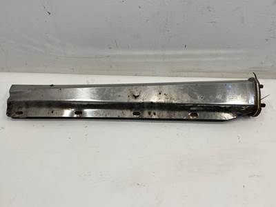 Used Peterbilt 579 Mud Flap Hanger