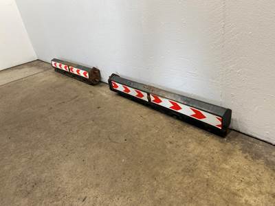 Used Peterbilt 587 SET, Mud Flap Hanger