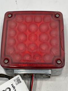 Used Kenworth T800 RH Hood Marker Light