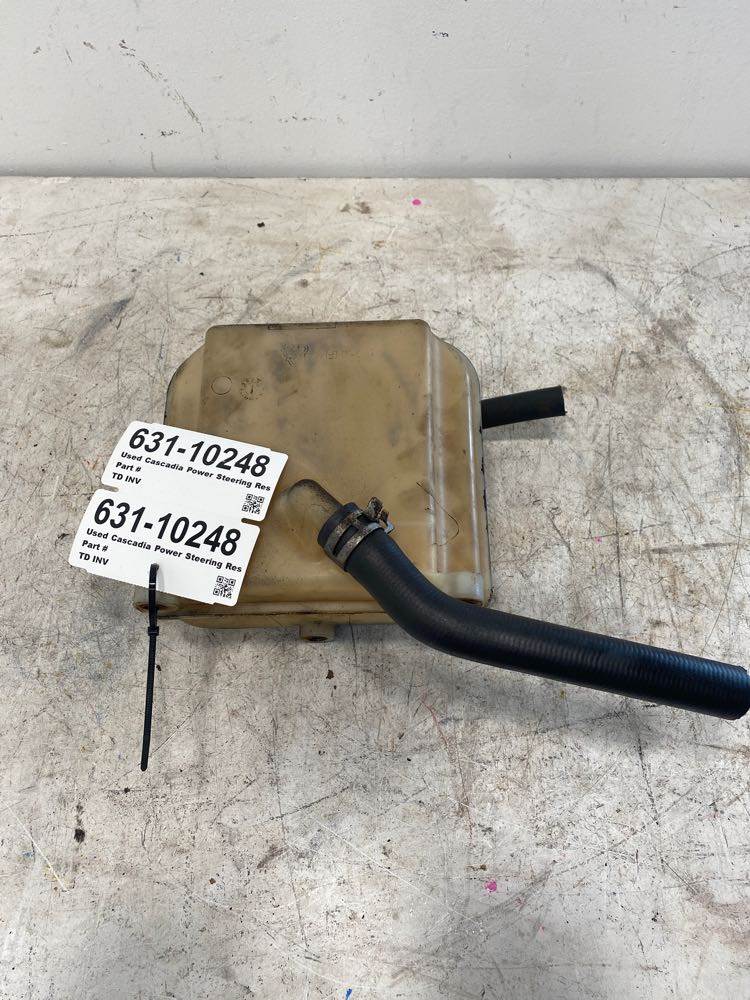 2013 Used Freightliner Cascadia Power Steering Reservoir w/ 2 caps (1