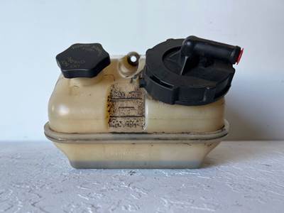 Used Freightliner Business Class M2 Power Steering Reservoir w/ 2 caps (1 reservoir, 1 filter cap)