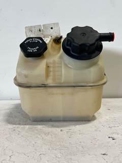 Used Freightliner 122SD 4-Quart Power Steering Reservoir w/ 2 Caps