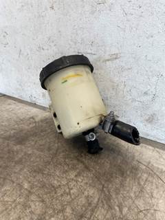 Used International Prostar Power Steering 1.5L Reservoir w/ Dipstick Cap