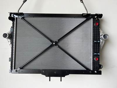 NTO Freightliner 108SD Radiator Cooling Pack (with oil cooler) (minor fin blemish and a dented tube)