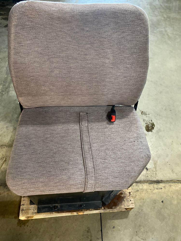 2016 Used Freightliner Cascadia RH Bench Seat For Sale Dorr, MI 616