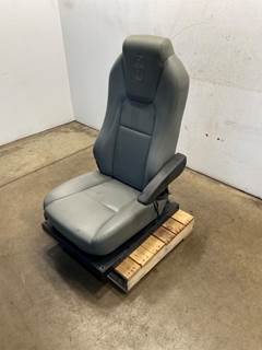 Used Kenworth T880 RH Seat