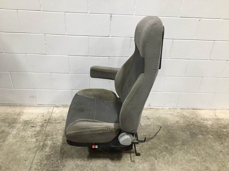 Used Peterbilt LH Seat For Sale Dorr, MI 61611322