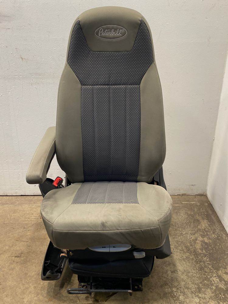 2016 Used Peterbilt 579 LH Seat For Sale Dorr, MI 61612052