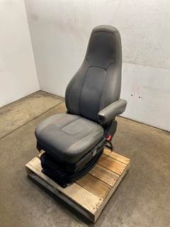 Used Volvo VNL Gen 3 RH Seat