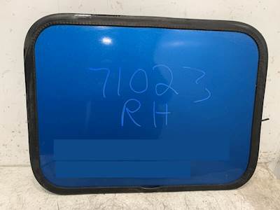 Used Freightliner 122SD RH Sleeper Door