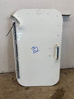 Used International 9200i RH Sleeper Door