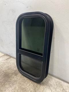 Used Freightliner Cascadia 126 Lower Sleeper Glass