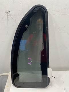 Used Kenworth T2000 RH Sleeper Glass