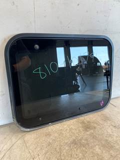 Used Kenworth T700 RH Lower Sleeper Glass