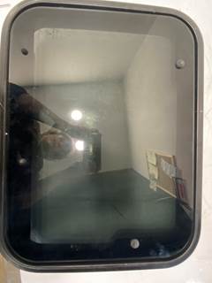 Used Peterbilt 387 Sleeper Glass