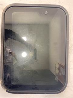 Used Peterbilt 387 Sleeper Glass