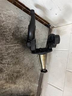 Used Meritor Driver Side Spindle