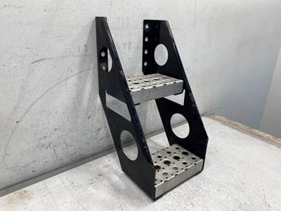 Used Freightliner Cascadia Frame Step