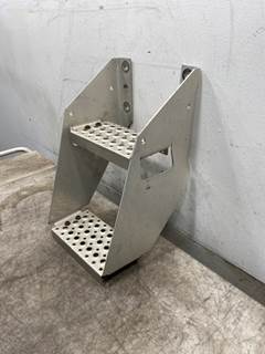 Used International LT Frame Step