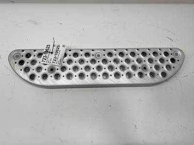 Used Kenworth T2000 Fairing Step