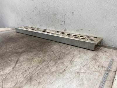 Used Kenworth T800 Fuel Tank Step