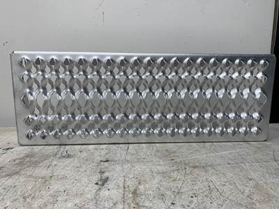 Used Peterbilt 335 Fuel Tank Step