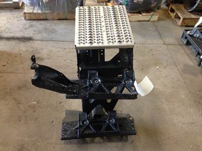 Used Peterbilt 579 Frame Step