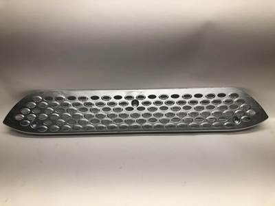 New Aftermarket Peterbilt 579 Next Gen Lower Front Fairing Step