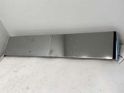 Used Peterbilt 379 Rear Window Ext Visor