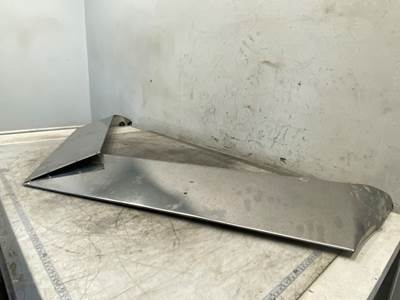 Used Peterbilt 388 Exterior Visor