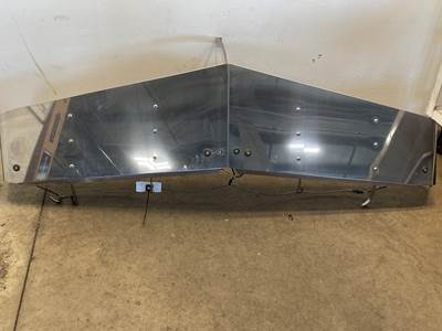 Used Western Star 4900 Exterior Visor