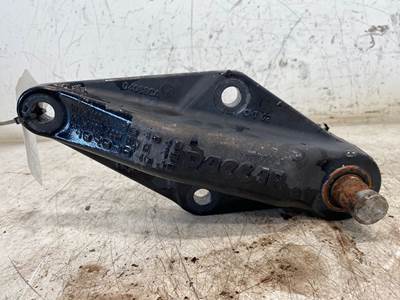 Used Kenworth T680 RH Shackle