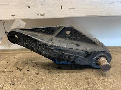 Used Kenworth T680 RH Shackle