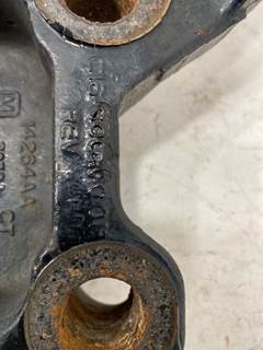 Used Paccar DX40 Axle Seat Clamp