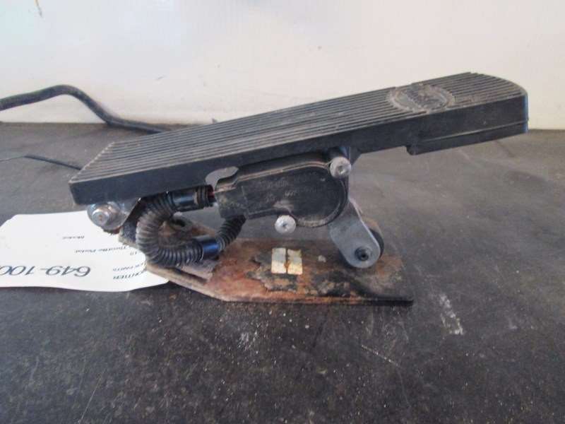 2007 Used Peterbilt 379 Throttle Pedal For Sale Wyoming, MI 649