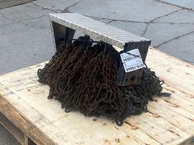 Used Freightliner Cascadia 126 Tire Chain Rack