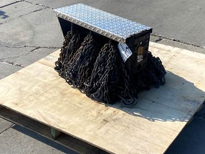 Used Freightliner Cascadia 126 Tire Chain Rack