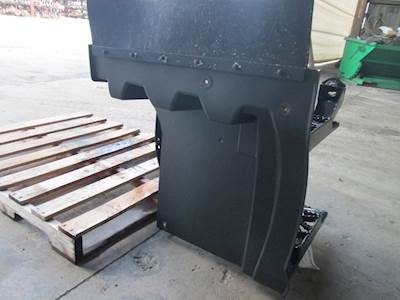 2012 Used Kenworth T700 Right Tire Chain Rack For Sale | Dorr, MI | 676 ...