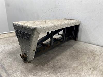 Used Kenworth T880 Tire Chain Rack