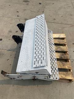 Used International 9900 Tool Box