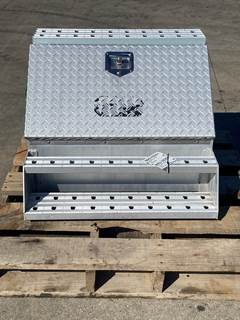 Used International 9900I Tool Box