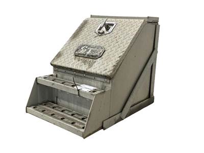 Used Kenworth T680 Tool Box