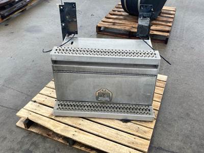 Used Peterbilt 377 Tool Box