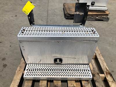 Used Peterbilt 386 RH Tool Box